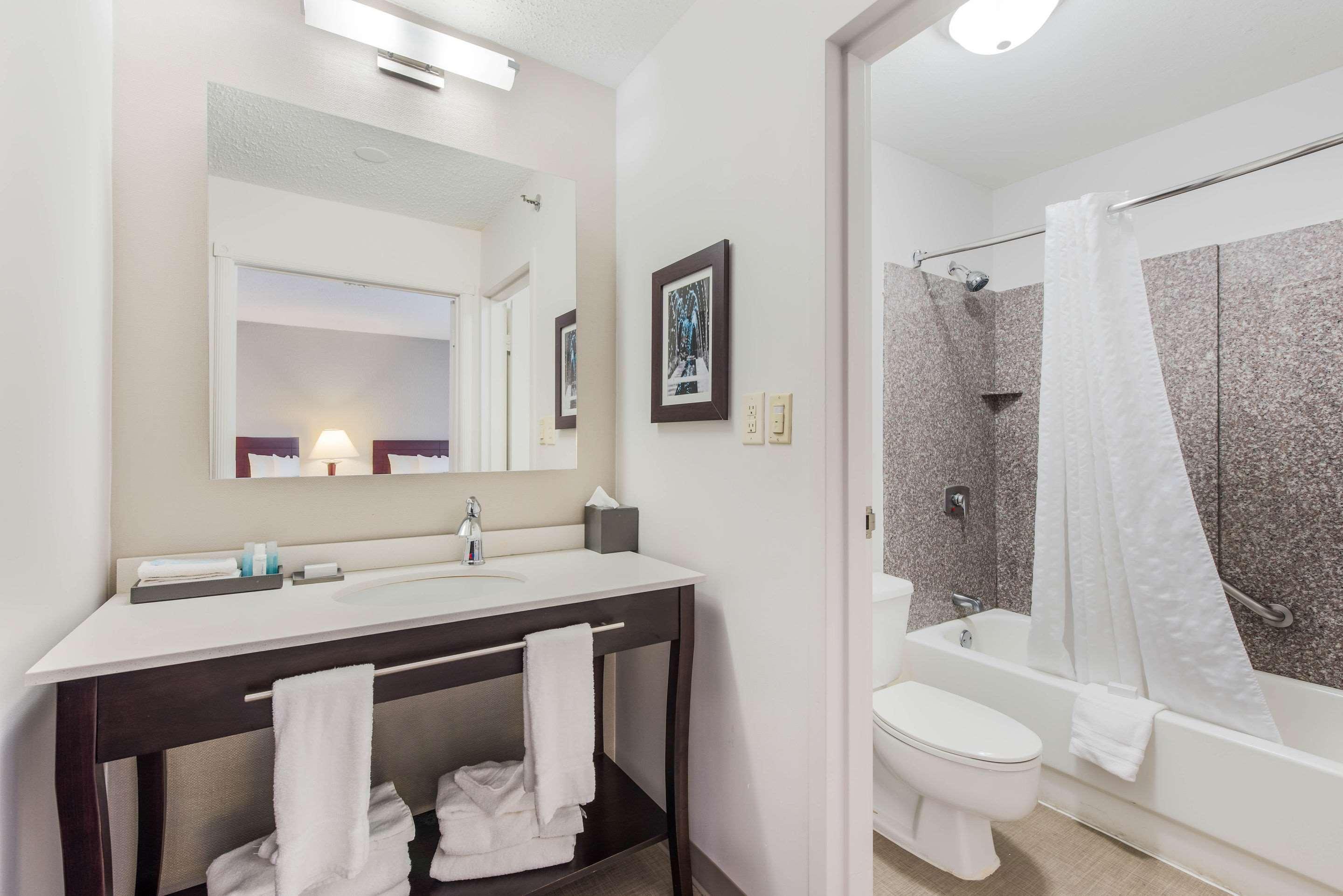 The Blu Hotel Blue Ash Cincinnati, Ascend Hotel Collection Eksteriør bilde