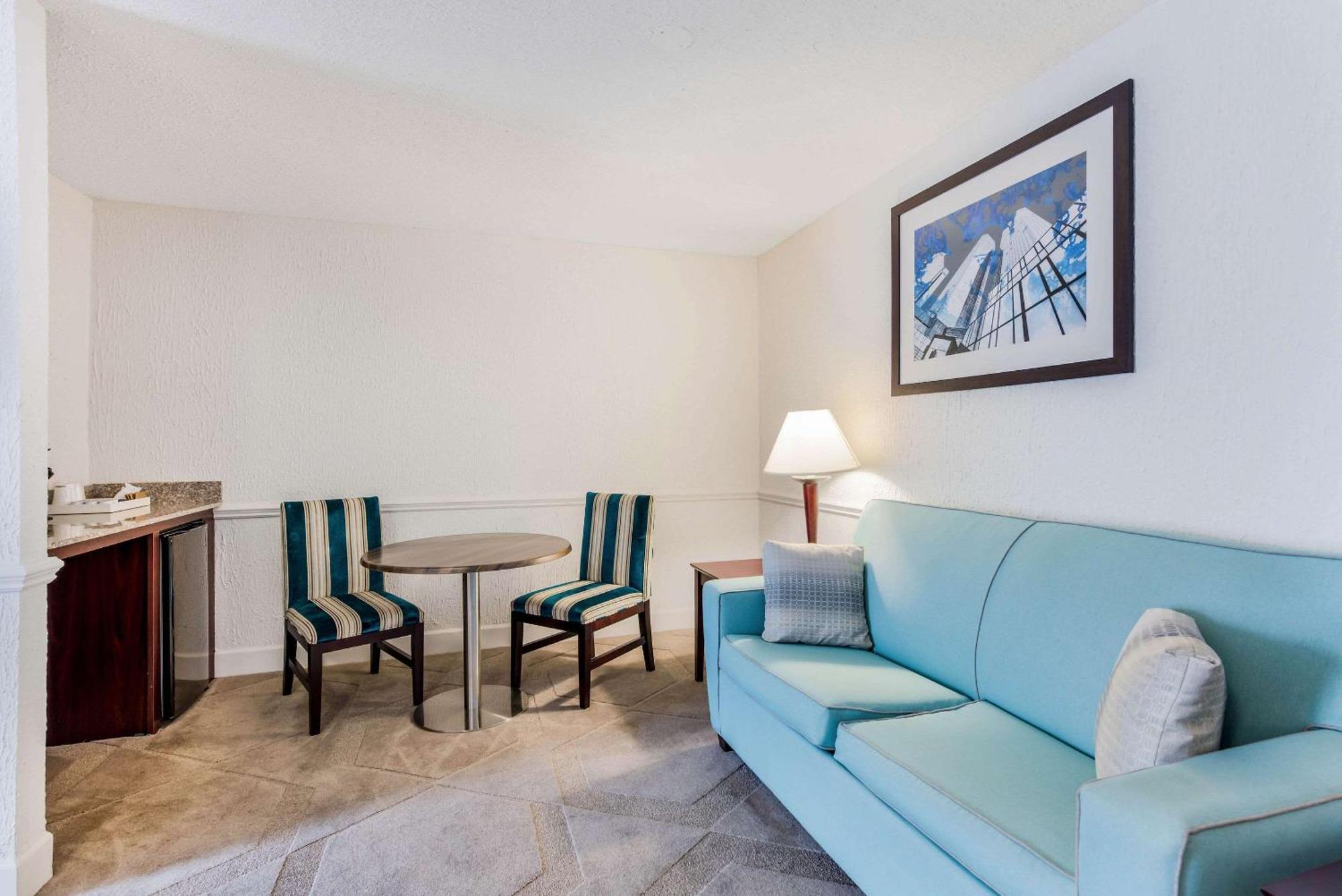 The Blu Hotel Blue Ash Cincinnati, Ascend Hotel Collection Eksteriør bilde