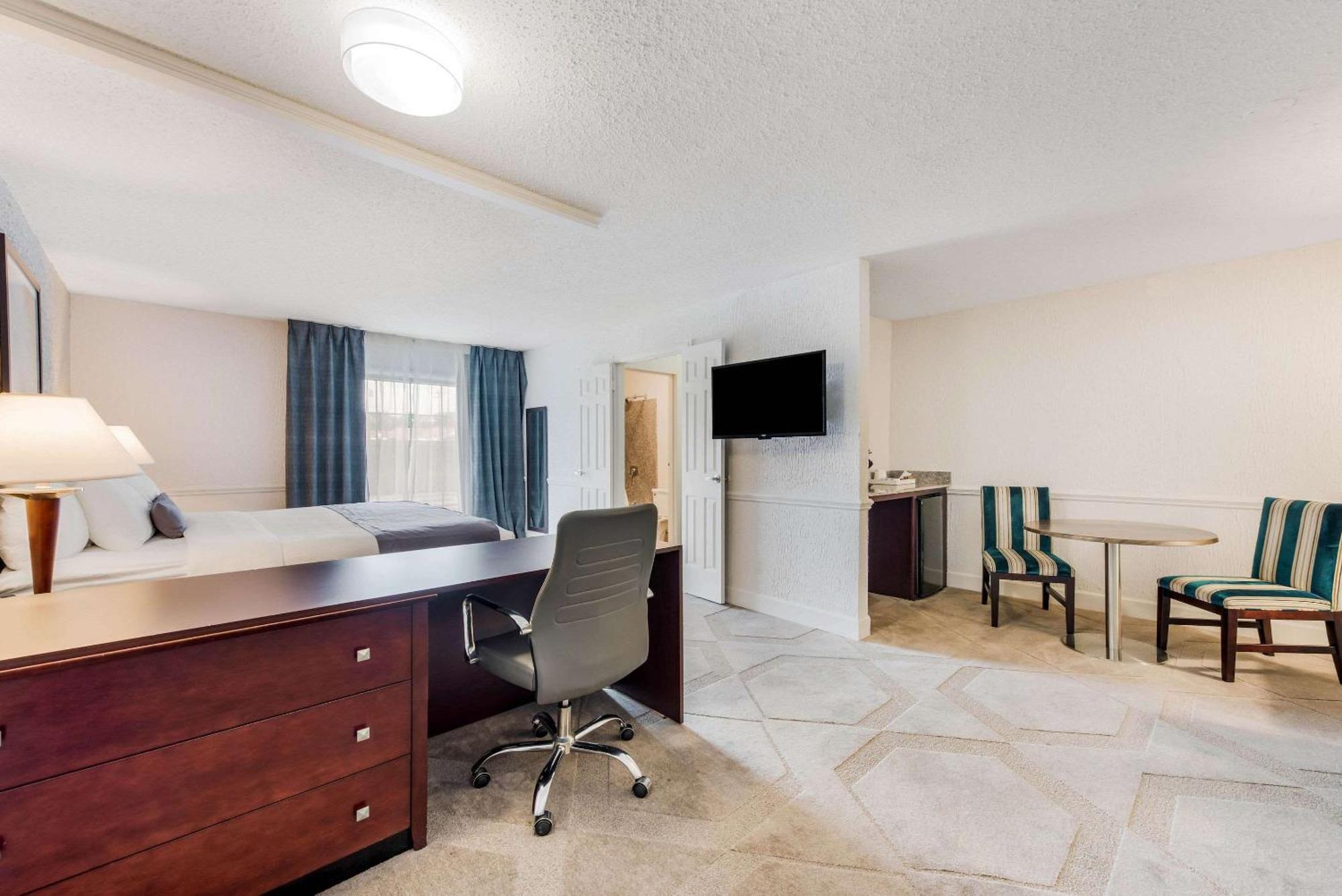 The Blu Hotel Blue Ash Cincinnati, Ascend Hotel Collection Eksteriør bilde