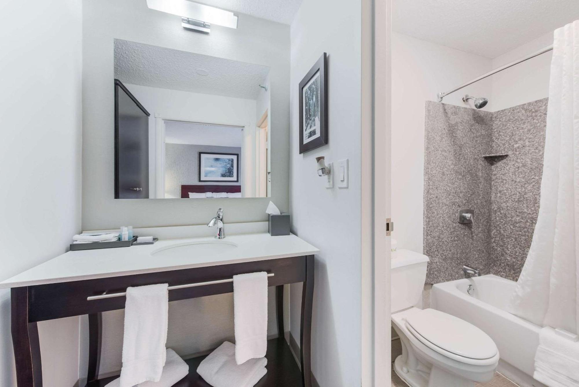 The Blu Hotel Blue Ash Cincinnati, Ascend Hotel Collection Eksteriør bilde